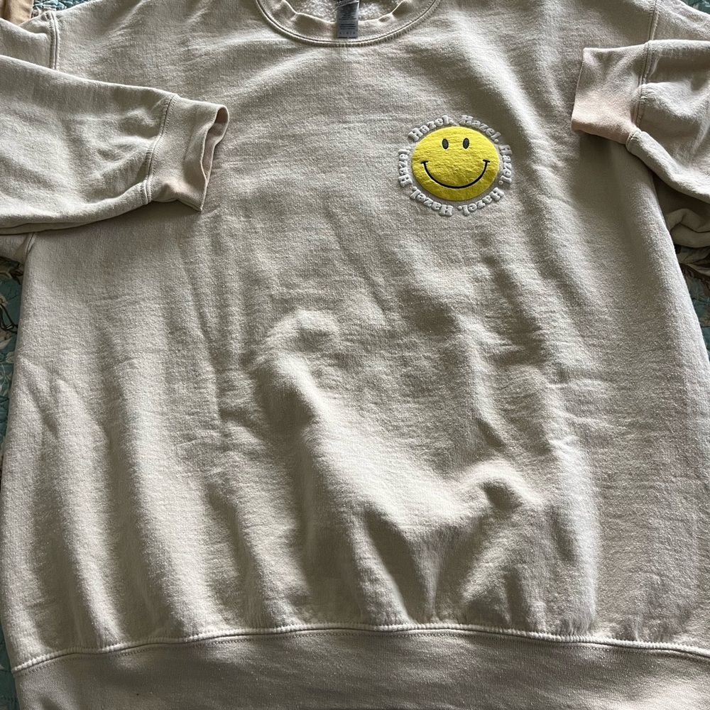 Hazel Cream Sweatshirt with Yellow Smiley